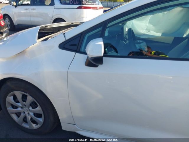5YFEPMAE1NP281841 Toyota COROLLA LE
