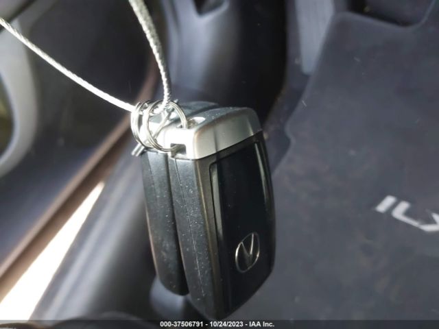 19UDE2F48JA008353 Acura Ilx Special Edition