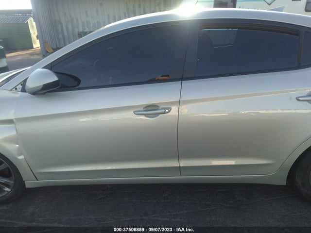 2017 HYUNDAI ELANTRA SE VIN: 5NPD84LF1HH192321