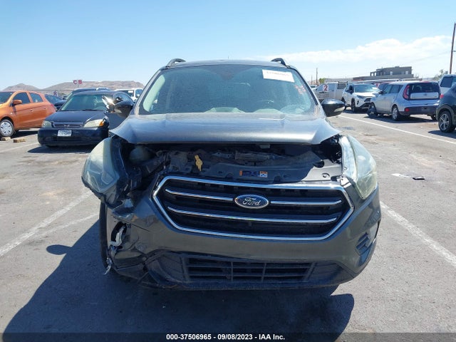 2017 Ford Escape Titanium მანქანა იყიდება აუქციონზე, vin: 1FMCU0J9XHUD19940, აუქციონის ნომერი: 37506965