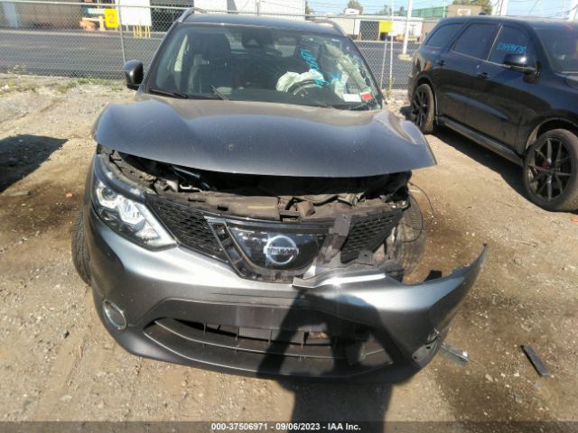 JN1BJ1CR2JW267924 Nissan Rogue Sport Sl