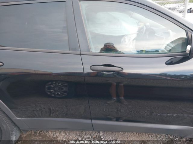 1C4PJLAB8HW603140 Jeep Cherokee Sport