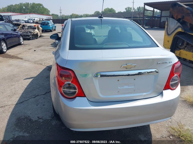 Chevrolet SONIC LT 2015 1G1JC5SG1F4120662 Image 16
