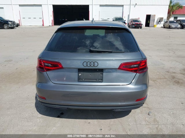 WAUUPBFF5GA101718 Audi A3 E-tron Premium
