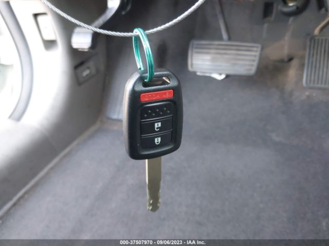 5J6RM3H35EL012995 Honda CR-V LX