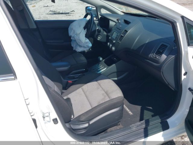 KNAFX5A81G5548073 KIA Forte 5-door Ex