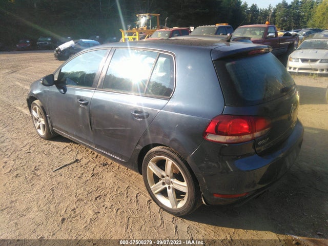 2013 VOLKSWAGEN GOLF TDI W/SUNROOF & NAV VIN: WVWNM7AJ8DW009073