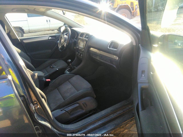 2013 VOLKSWAGEN GOLF TDI W/SUNROOF & NAV VIN: WVWNM7AJ8DW009073