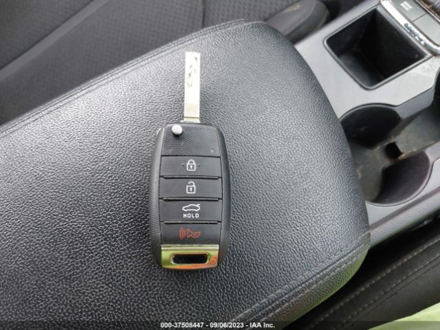 5XXGT4L32HG139379 KIA Optima Lx