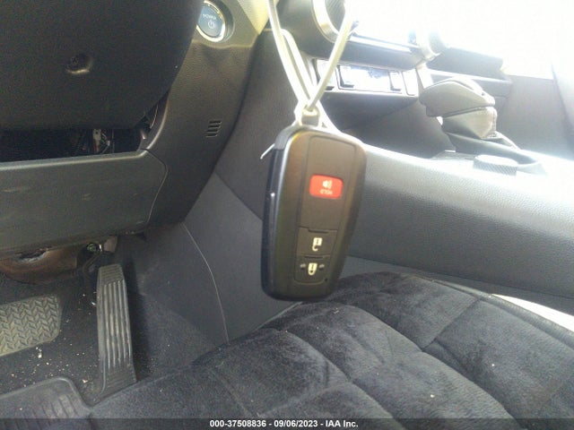 2022 TOYOTA RAV4 HYBRID XLE VIN: 2T3RWRFV7NW136111