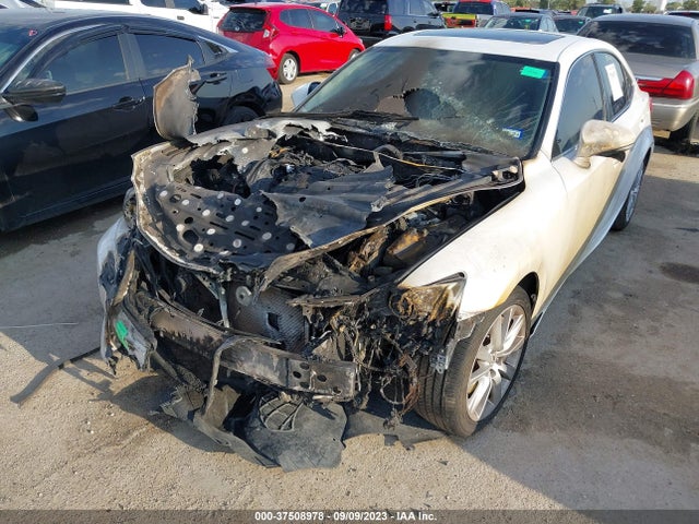 JTHBA1D20G5012300 Lexus IS 200T