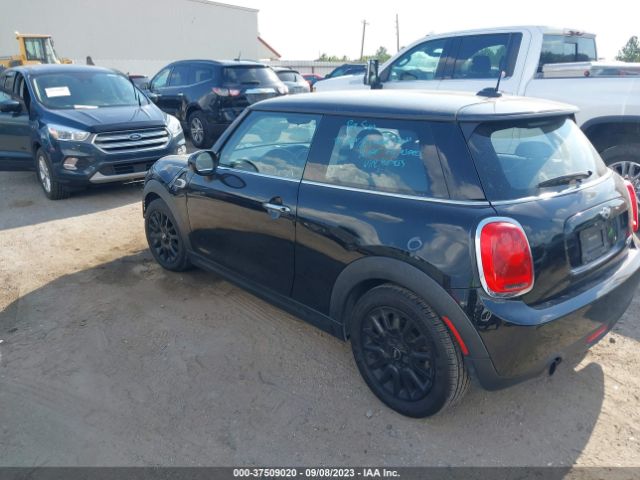 WMWXP5C38H2G61045 Mini Hardtop 2 Door Cooper