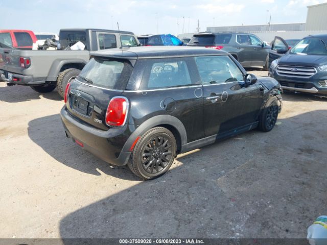 WMWXP5C38H2G61045 Mini Hardtop 2 Door Cooper