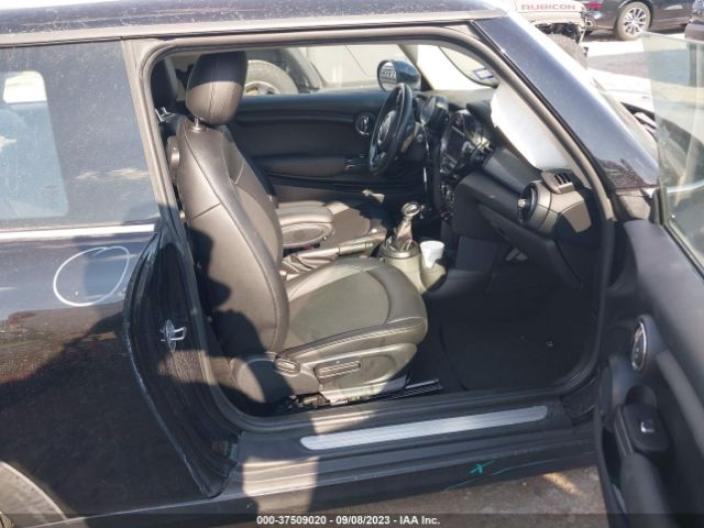 WMWXP5C38H2G61045 Mini Hardtop 2 Door Cooper