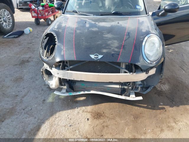 WMWXP5C38H2G61045 Mini Hardtop 2 Door Cooper