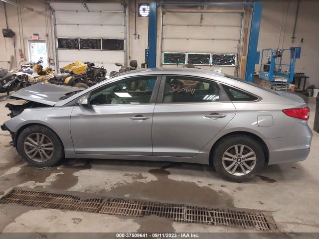 2015 HYUNDAI SONATA 2.4L SE VIN: 5NPE24AF2FH024547