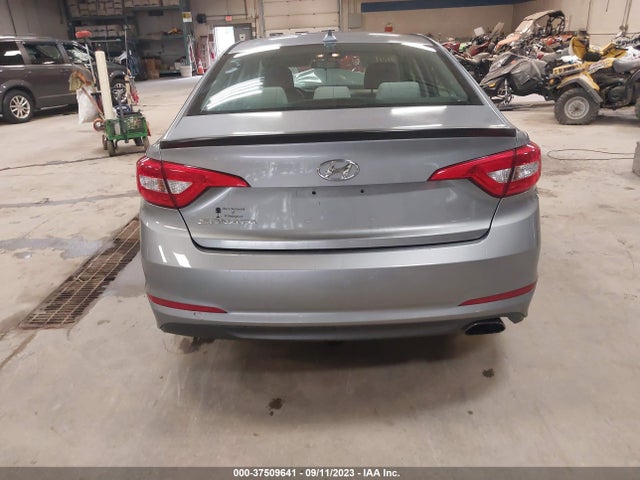 2015 HYUNDAI SONATA 2.4L SE VIN: 5NPE24AF2FH024547