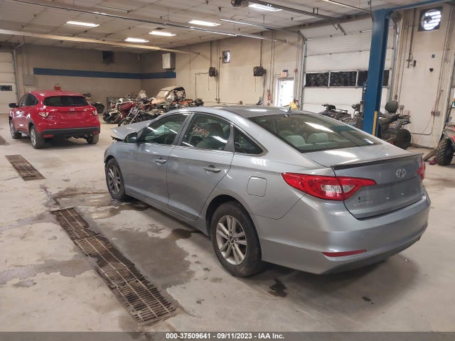 2015 HYUNDAI SONATA 2.4L SE VIN: 5NPE24AF2FH024547