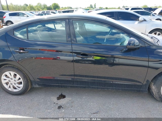 Hyundai ELANTRA SE 2018 5NPD74LF8JH334933 Image 13