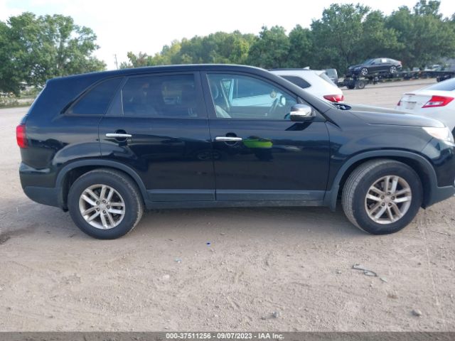 5XYKT3A64FG577461 KIA SORENTO LX