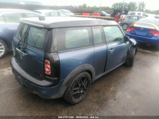 2011 MINI COOPER CLUBMAN WMWZG3C55BTY30757 Photo 3