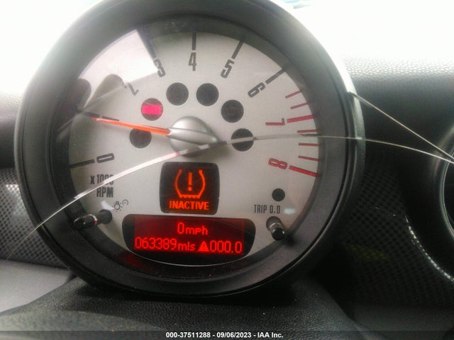2011 MINI COOPER CLUBMAN WMWZG3C55BTY30757 Photo 6