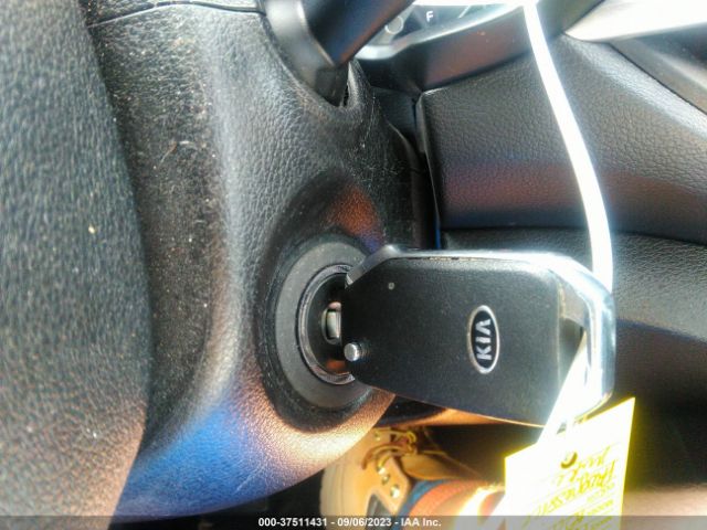 3KPF24AD1KE103581 KIA Forte Lxs