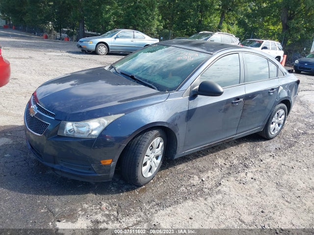 Chevrolet Cruze Ls Auto 2014 1G1PA5SH3E7297672 Image 2