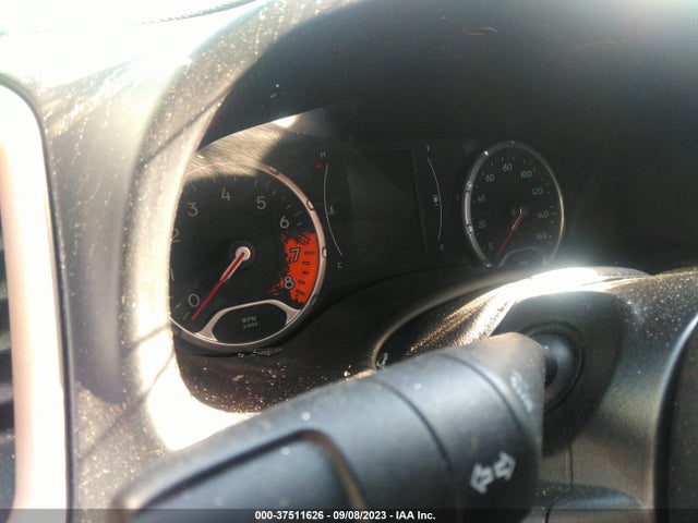 ZACCJABT9FPB24133 Jeep Renegade Latitude