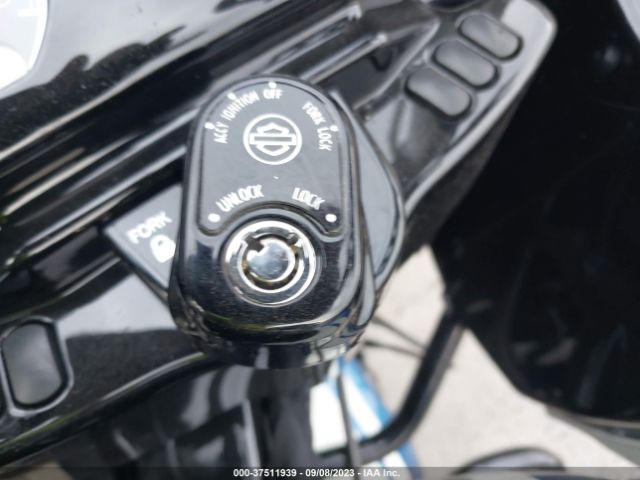 2023 HARLEY-DAVIDSON FLTRXST 1HD1ACL11PB640416 Photo 10