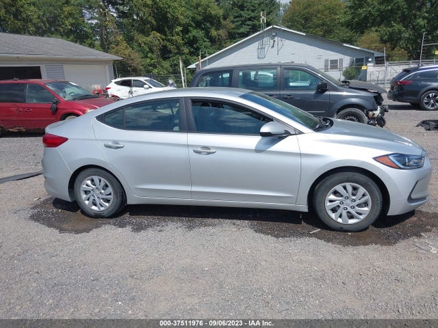 Hyundai ELANTRA SE 2018 5NPD74LF1JH353548 Image 14