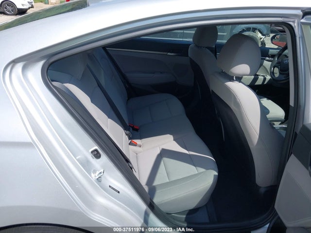 Hyundai ELANTRA SE 2018 5NPD74LF1JH353548 Image 8