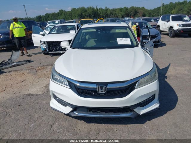1HGCR3F90GA005568 Honda Accord Sedan Touring