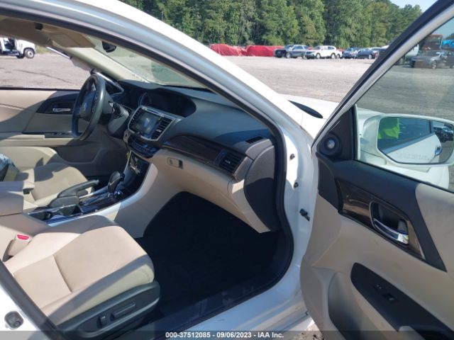 1HGCR3F90GA005568 Honda Accord Sedan Touring