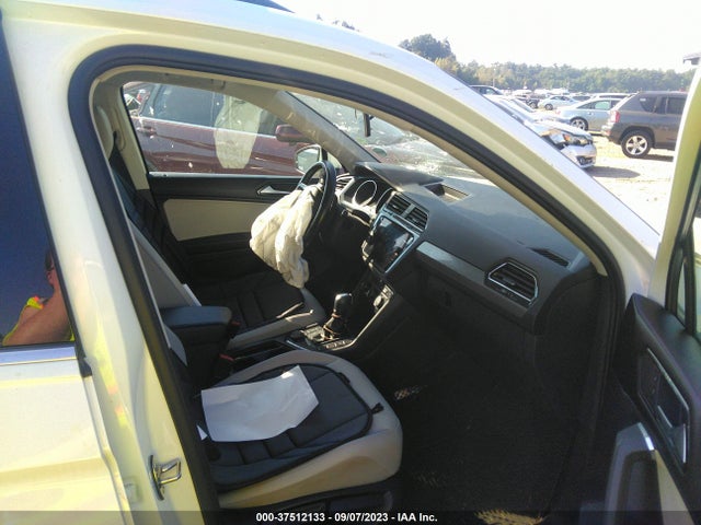 3VV2B7AX4JM067966 Volkswagen Tiguan Sel/se