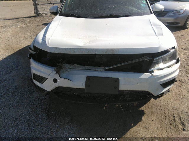 3VV2B7AX4JM067966 Volkswagen Tiguan Sel/se
