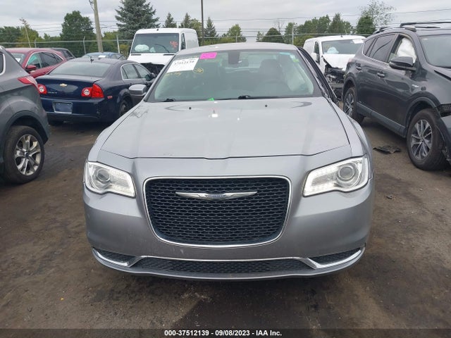Chrysler 300 Limited 2017 2C3CCARG2HH571415 Image 12