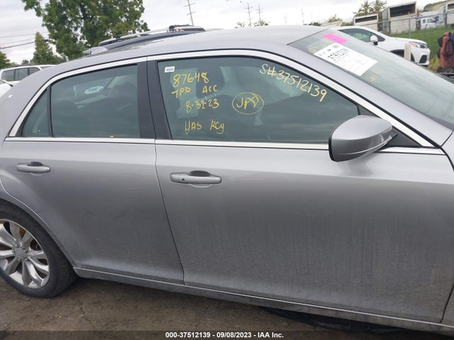 Chrysler 300 Limited 2017 2C3CCARG2HH571415 Image 13
