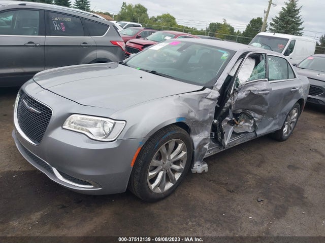 Chrysler 300 Limited 2017 2C3CCARG2HH571415 Image 2