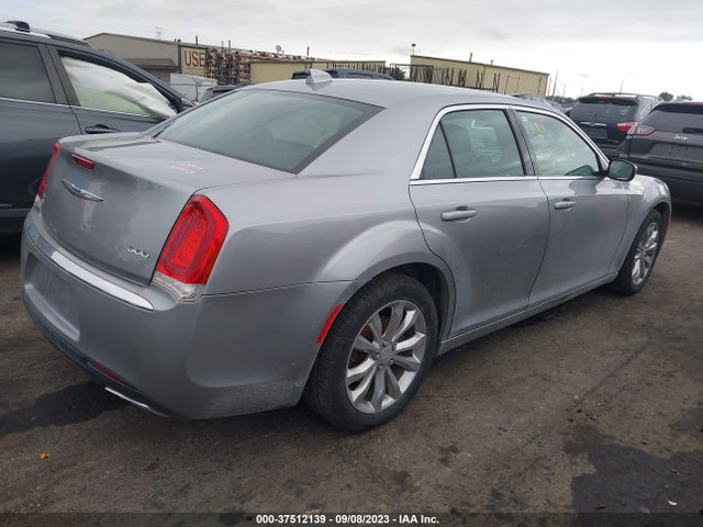 Chrysler 300 Limited 2017 2C3CCARG2HH571415 Image 4