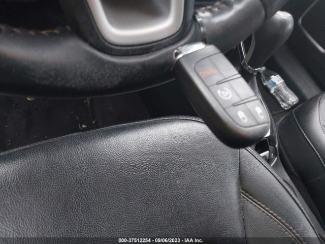 3C4NJDCB9JT207238 Jeep Compass Limited
