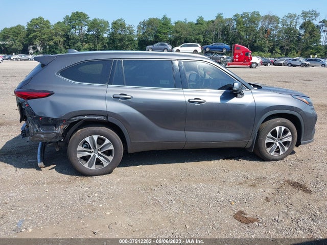2021 TOYOTA HIGHLANDER XLE VIN: 5TDGZRBH2MS067973
