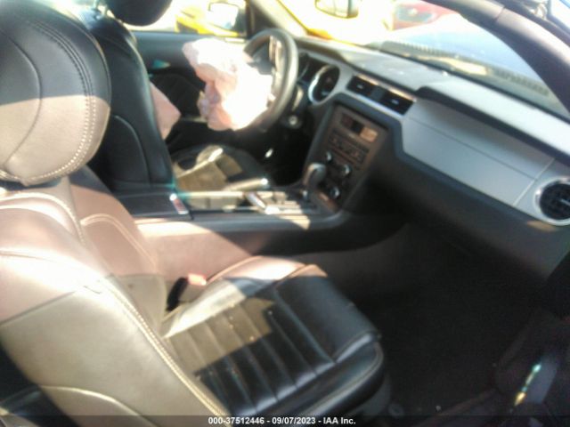 1ZVBP8EMXE5304863 Ford Mustang V6
