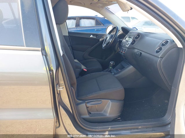 WVGAV3AX7EW550167 Volkswagen TIGUAN S