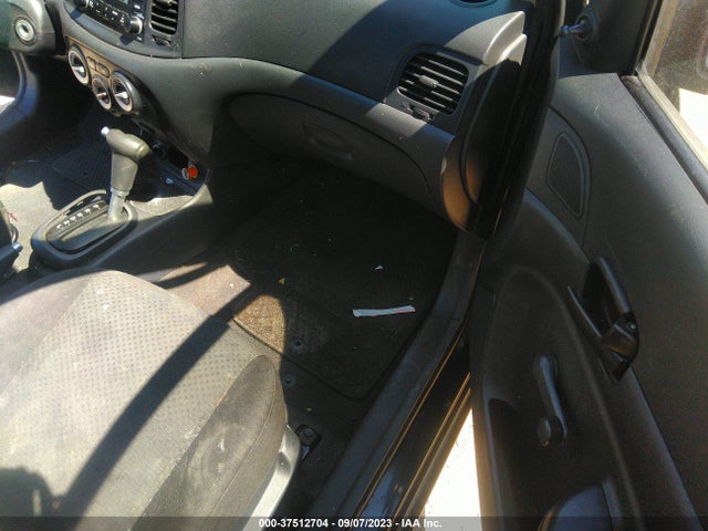 2008 HYUNDAI ACCENT GS VIN: KMHCM36C68U073233