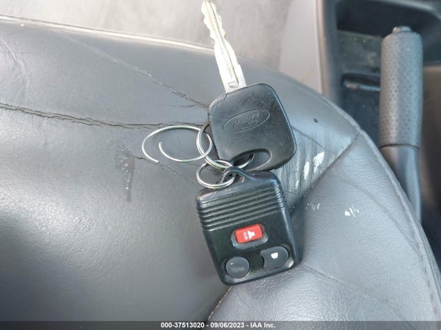 2001 FORD ESCAPE XLT VIN: 1FMYU04111KF61674