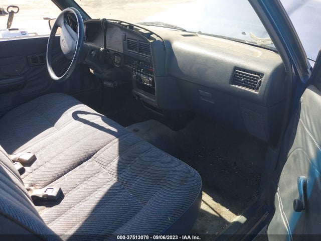 1993 TOYOTA PICKUP 1/2 TON SHORT WHLBSE DX VIN: 4TARN81P0PZ128307
