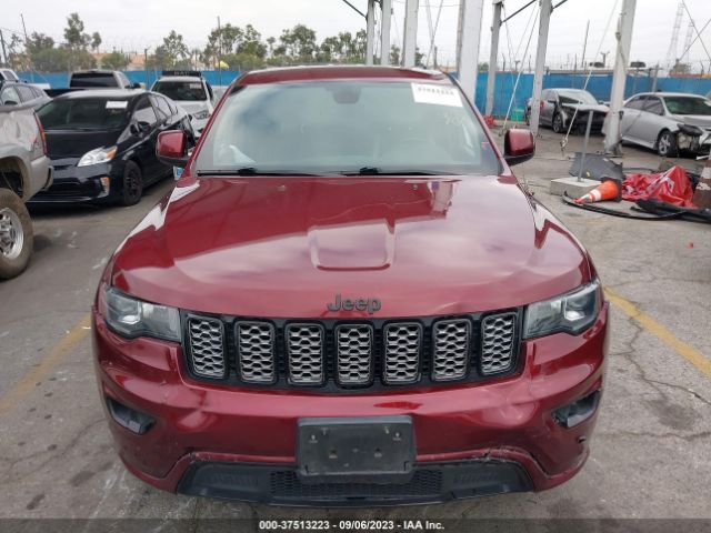 1C4RJEAG3JC304582 Jeep Grand Cherokee Altitude