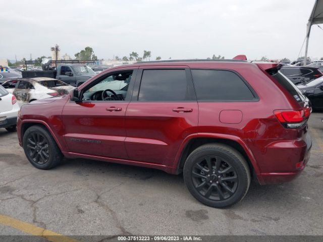 1C4RJEAG3JC304582 Jeep Grand Cherokee Altitude