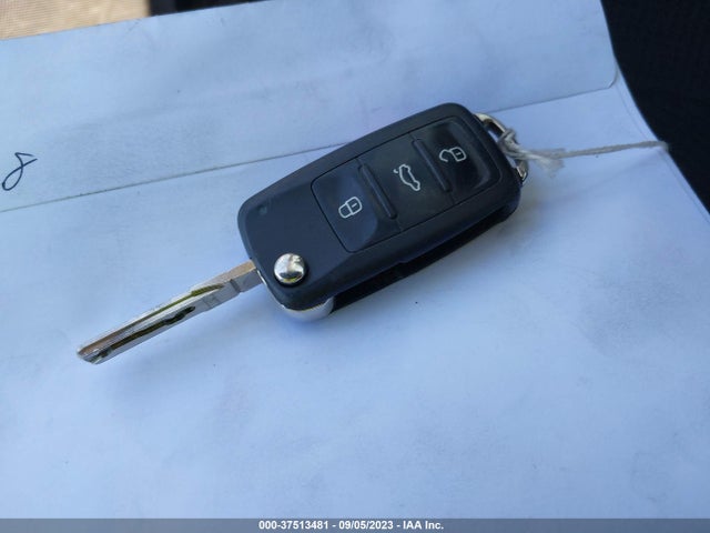 3VW2K7AJXFM423769 Volkswagen Jetta Sedan 2.0l S